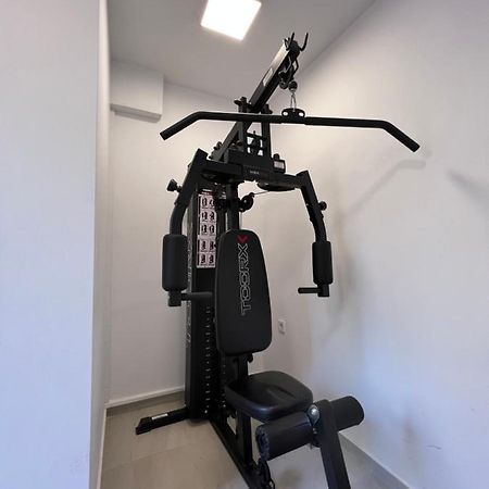 Modern Apartment Close To Airport With Gym And Bbq Heraclión Exterior foto