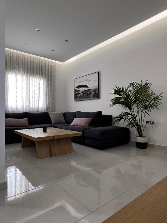 Modern Apartment Close To Airport With Gym And Bbq Heraclión Exterior foto