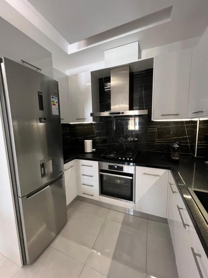 Modern Apartment Close To Airport With Gym And Bbq Heraclión Exterior foto