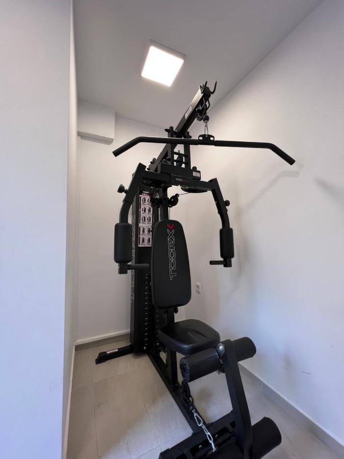 Modern Apartment Close To Airport With Gym And Bbq Heraclión Exterior foto