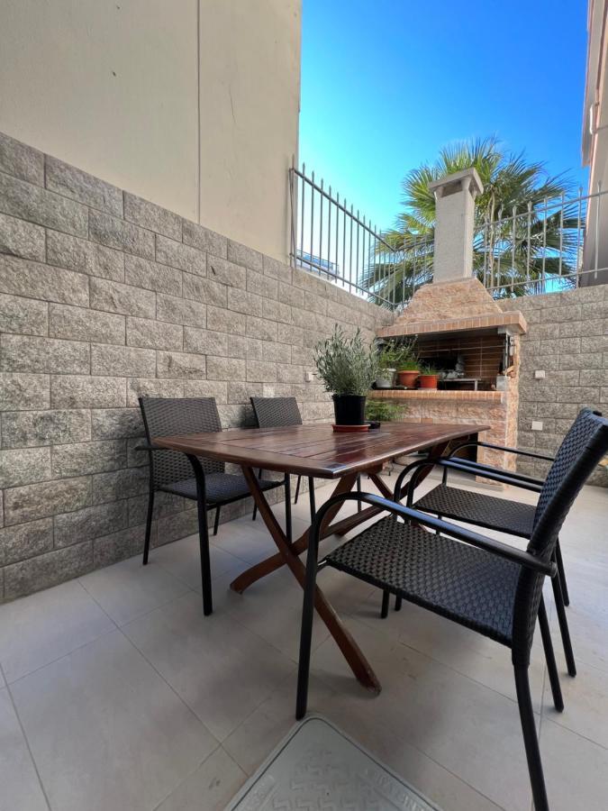 Modern Apartment Close To Airport With Gym And Bbq Heraclión Exterior foto